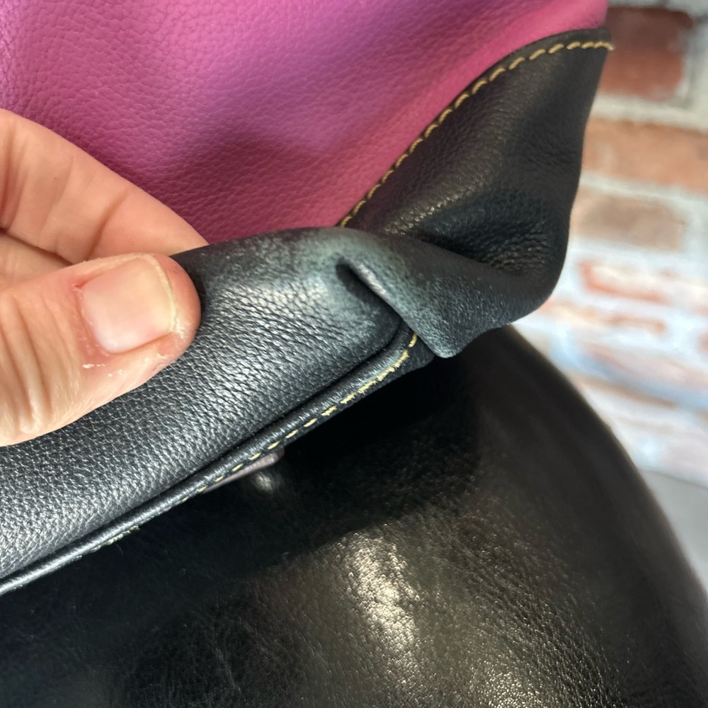 Orchid Dooney & Bourke “Sophie” hobo bag in pebble leather. - Picture 3 of 13